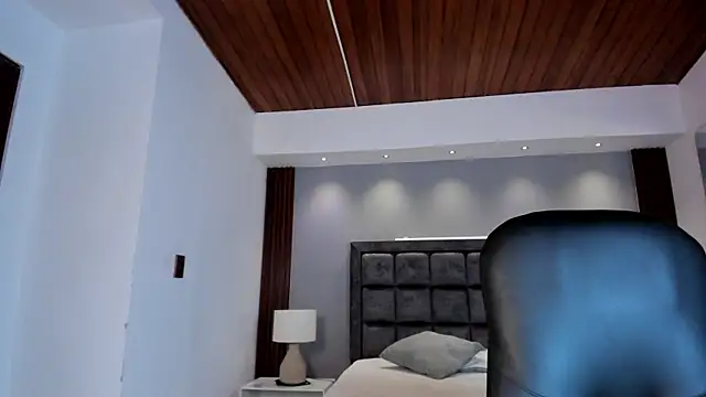 zoe_linss webcam