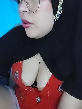 Elinaax live cam on StripChat