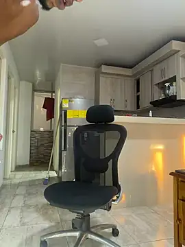 YeremiBrowm webcam