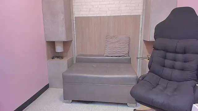 tinaclark_ (F young) - Gag 5 toes+ drool