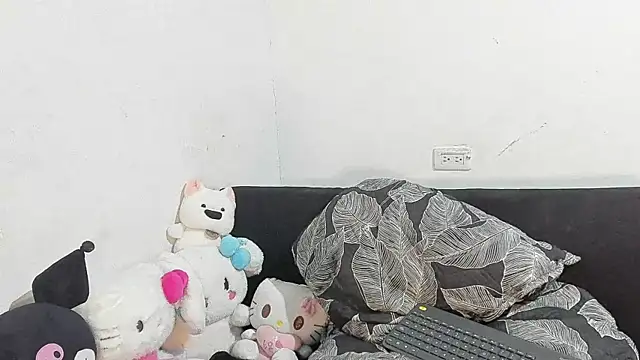 eirlysx (F teen) - riding reverse cowgirl dildo