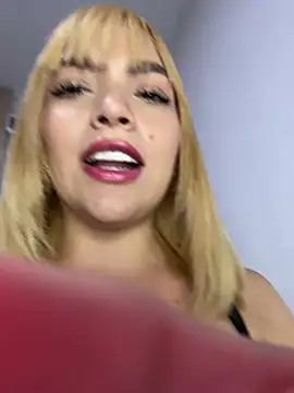 Valeria_Lun