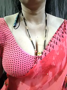bhuvana_555 live cam on StripChat