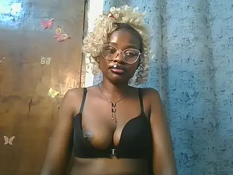 Ebonysexy_doll live cam on StripChat