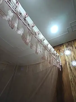 Chilly-wet live cam on StripChat