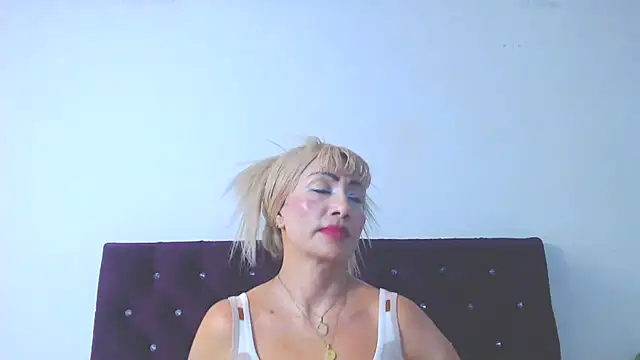 almabeckelt live cam on StripChat