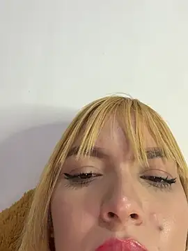 Valeria_Lun