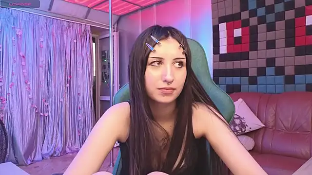EffieMeowley live cam on StripChat