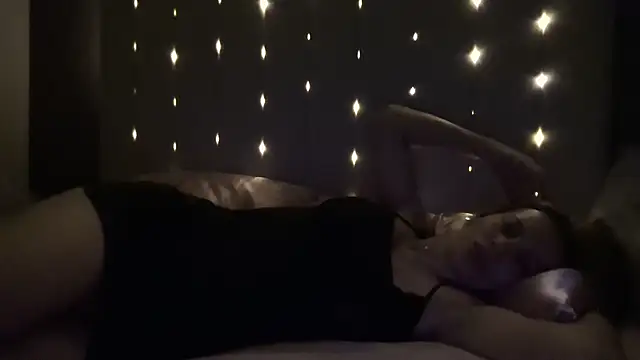 QuenMonicaUK