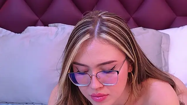 AmberMunroe live cam on StripChat