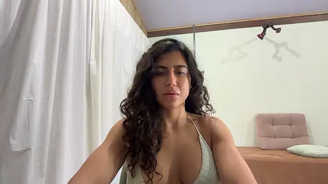 deusaludovica (F young) - tirar a saia por 1min