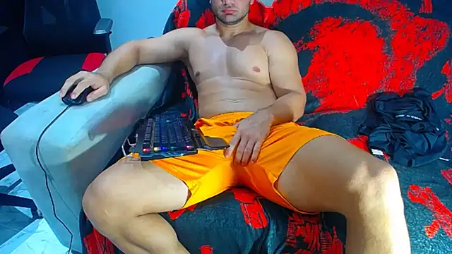 hugo_19cm live cam on StripChat