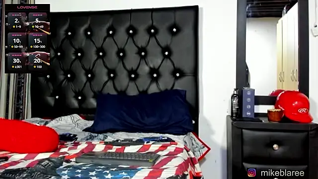 mikeblaree live cam on StripChat