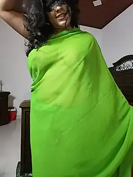 Ruvi_Queen live cam on StripChat