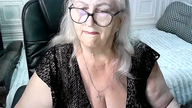 LolkaAlyss live cam on StripChat