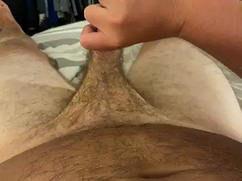 mickyb95 live cam on StripChat