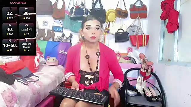 Xiaraa26 live cam on StripChat