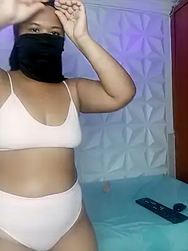 DALILAA_CURVY webcam