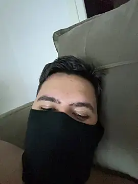 Zbear18 live cam on StripChat
