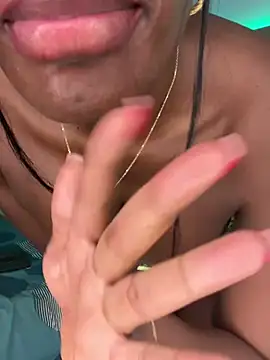 aishaqueen1 webcam