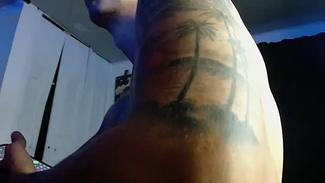 Adam_Hudsond webcam