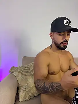 Ezzio_Scolaro live cam