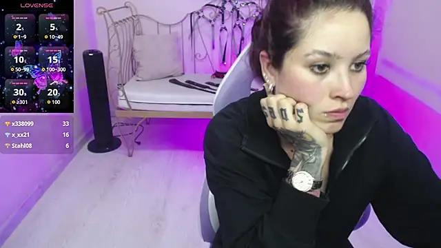 Irina_zafira live cam on StripChat