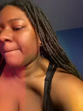 GirthGoddessCoco webcam