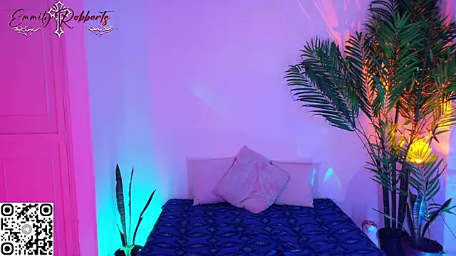 Emmi_Roberts webcam