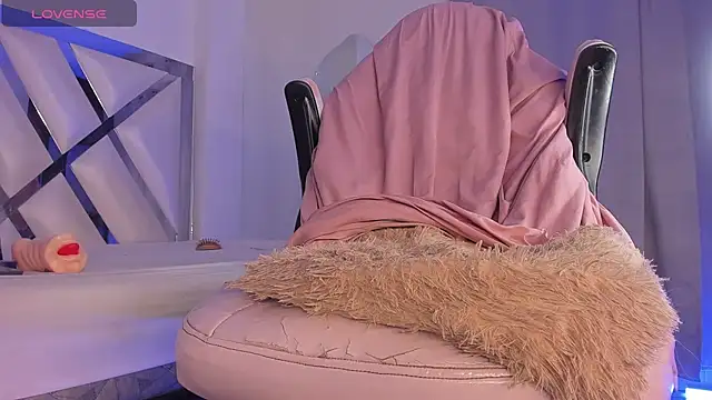 Mia_royal webcam