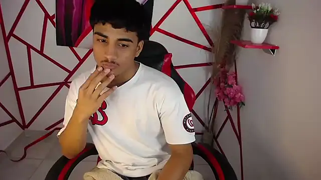 oliver-parker (M twink) - a big cumshot 🍆