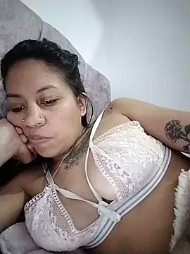 Tiphanydirty3 live cam on StripChat