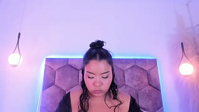 olivia_jhonsson_ live cam on StripChat
