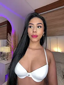 Rossie_Blooms live cam on StripChat