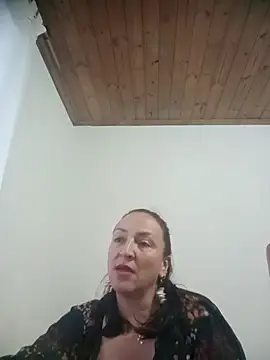 dangerous_milf live cam on StripChat