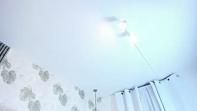 _Miathompson live cam on StripChat