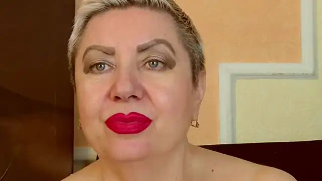 LadyPosh live cam on StripChat