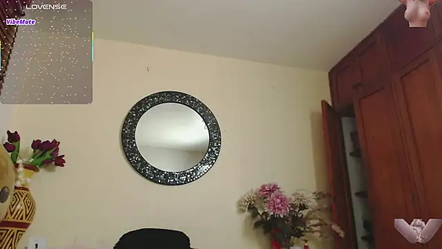 NicoleSantana live cam on StripChat
