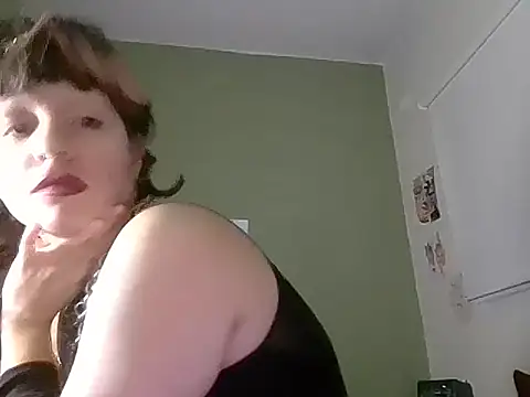 julietverss live cam on StripChat