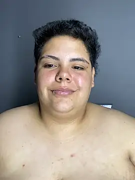 Hailey_Curvy live cam