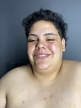 Hailey_Curvy webcam