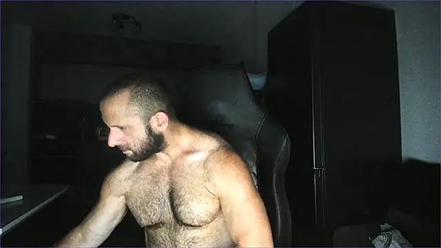 Hugealphabeast live cam on StripChat