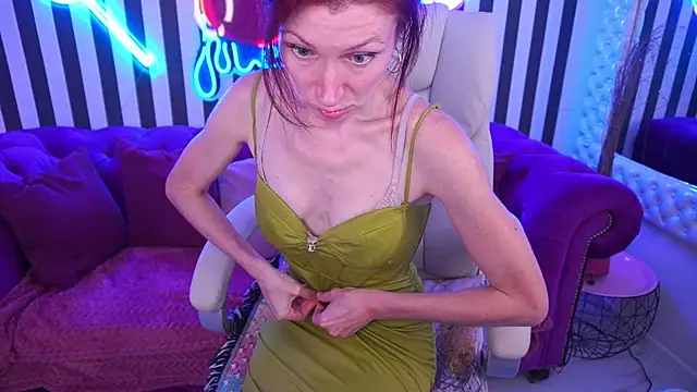 AmiraGoldd webcam