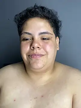 Hailey_Curvy webcam