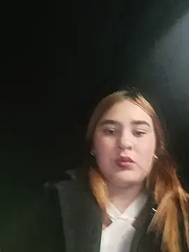 katty_42 (F teen) - Off bra in public