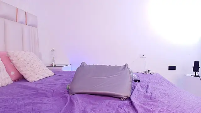 alanarose18 live cam on StripChat