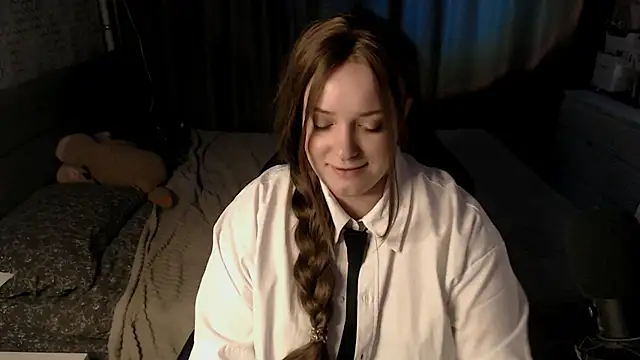 Sophia_Edwards live cam on StripChat