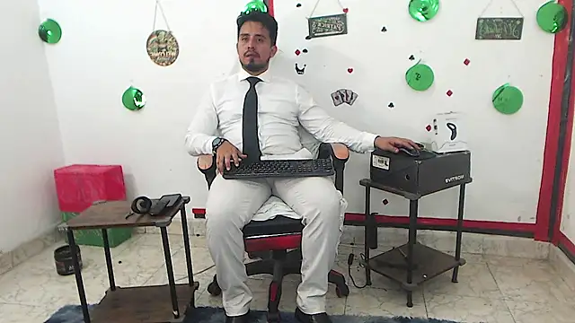 KalethBigDick live cam on StripChat