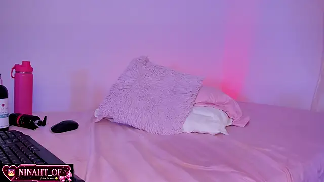 ninaht webcam