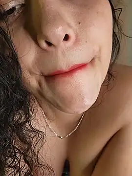 Lucy_Marin webcam